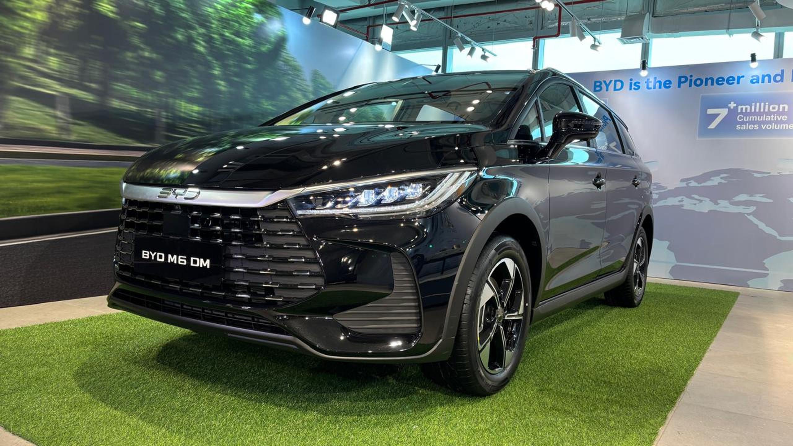 BYD M6 DM Indonesia
